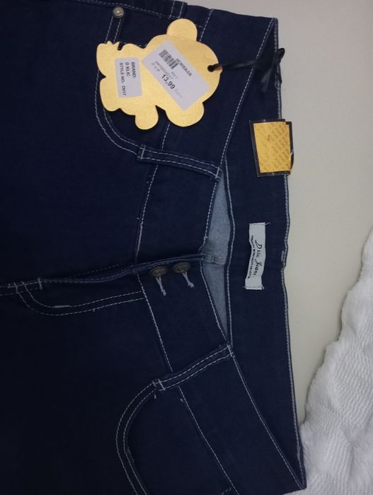 Blugi damă diferite dimensiuni.