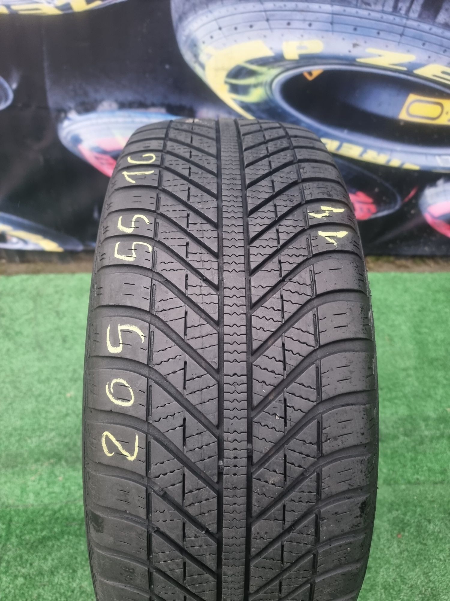 205.55.16 goodyear 4sezoane o buc