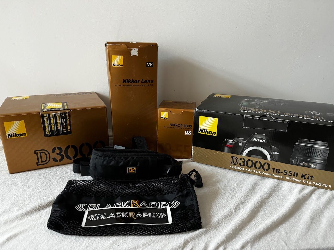 Aparat foto Nikon D3000+NIKKOR 70-300mm+accesorii