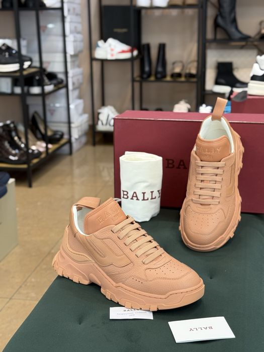 Луксозни дамски снкърси BALLY Holden