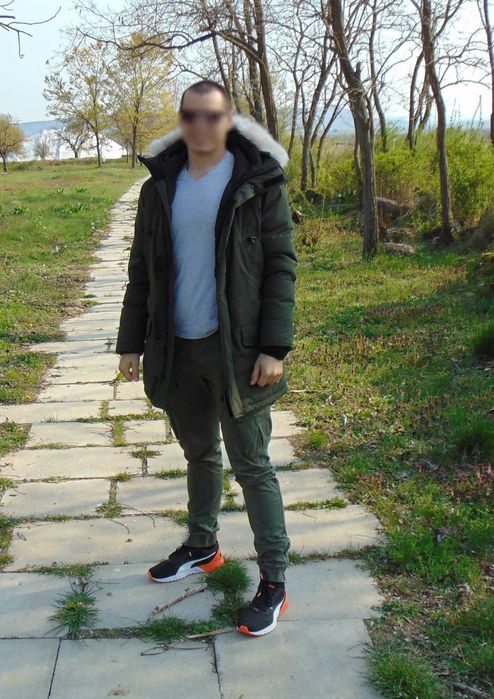 Мъжко зимно яке в маслено зелено