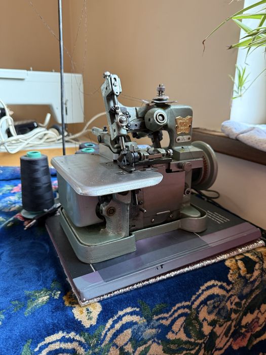 Продаётся оверлок китайский бабочка