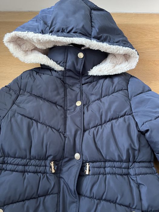 Geaca ZARA fetita 10 ani, bleumarin cu blanita, iarna, stare excepenta
