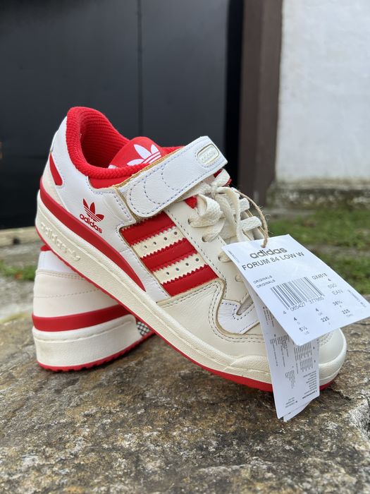 Vând Adidas Originals