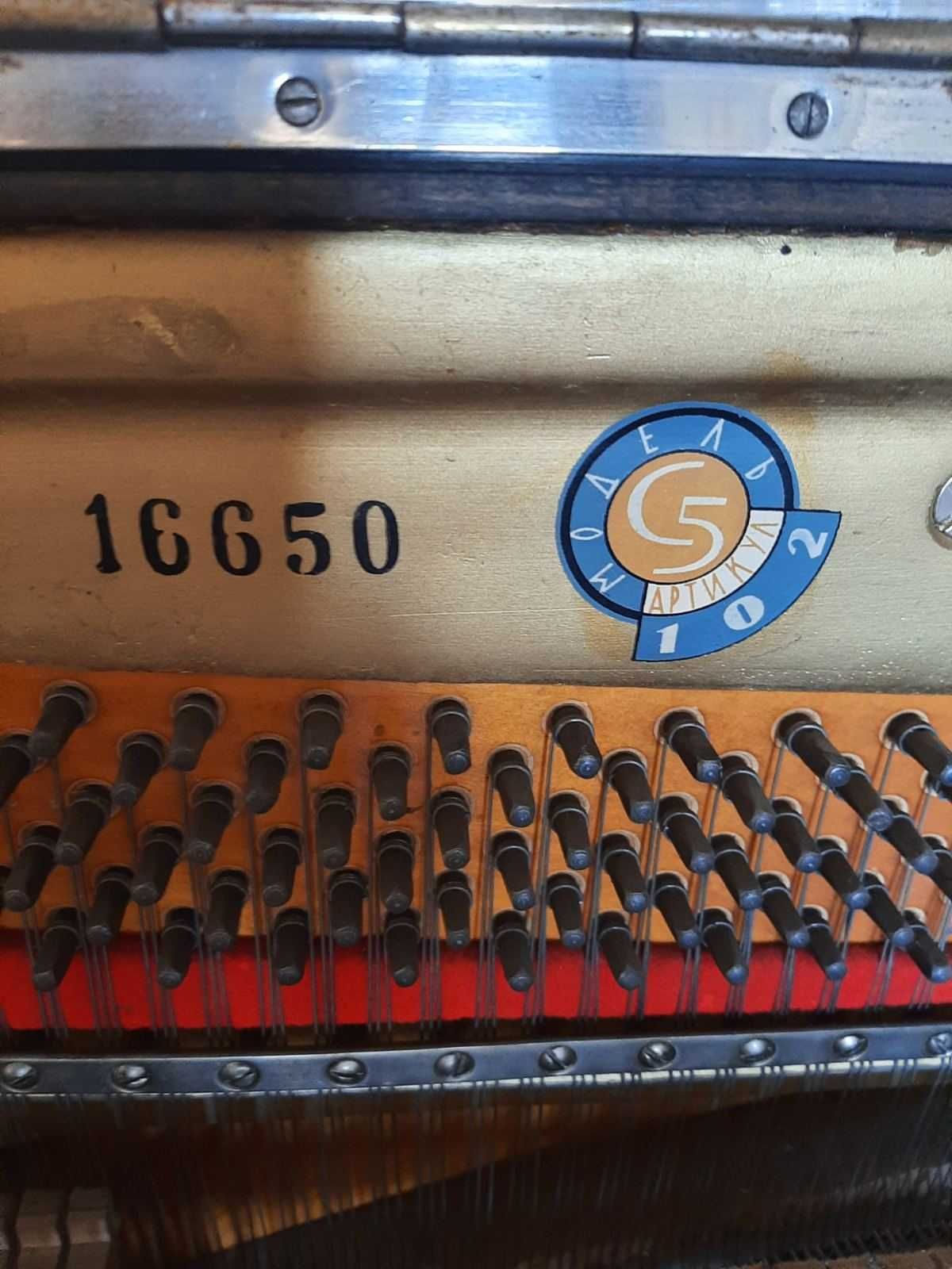 Пиано "ЛИРА" модел 102