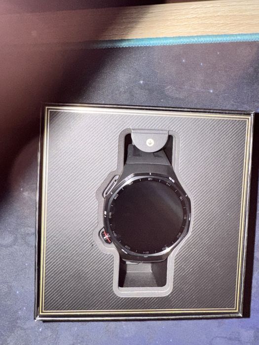 Smartwatch Huawei gt 6 pro.