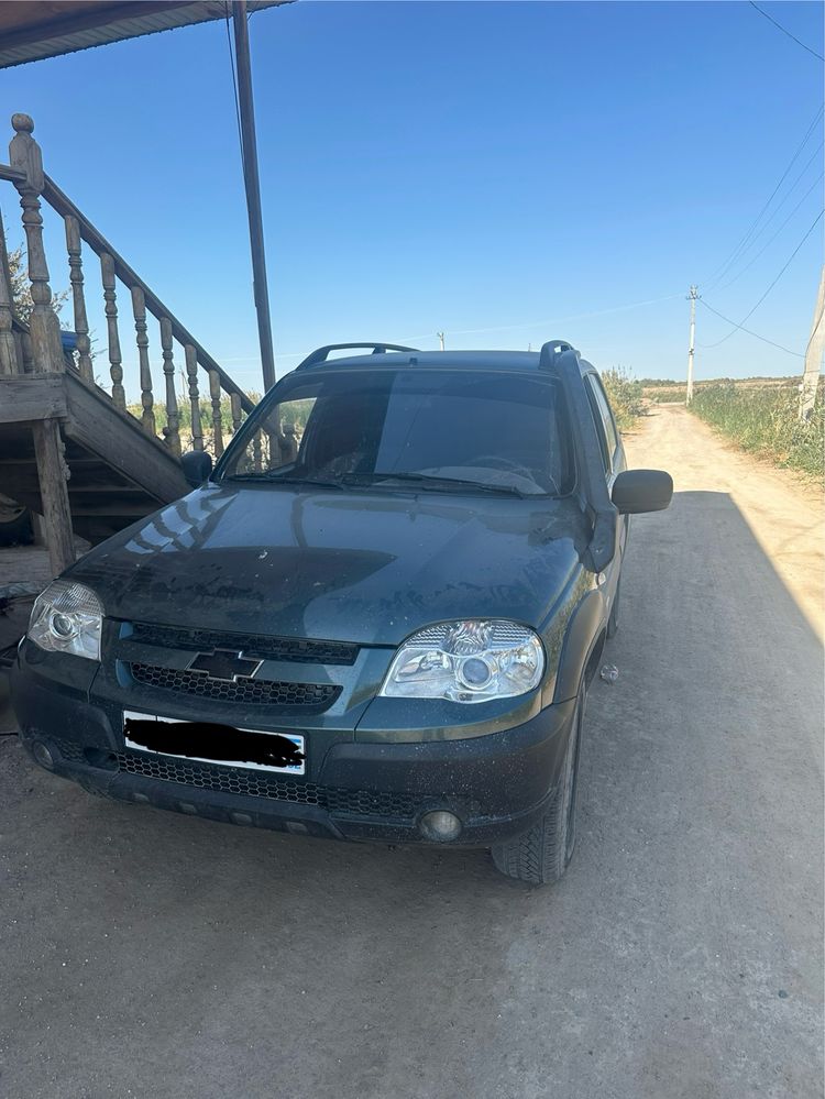 Chevrolet Niva 4x4 sotiladi