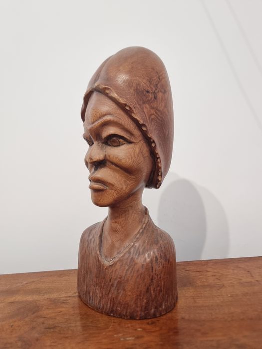 Sculptura in lemn / bust african