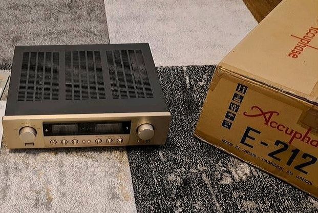 Amplificator*ACCUPHASE*E-212*HIGH END*VU-metre*(mcintosh luxman yamaha