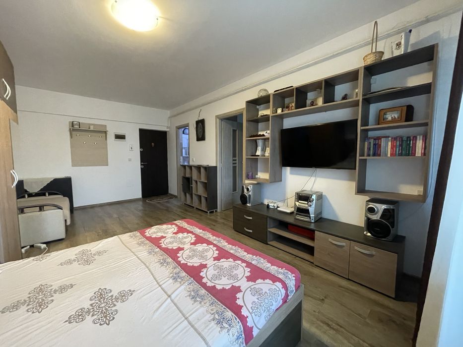 Inchiriez apartament 1 camera + loc parcare