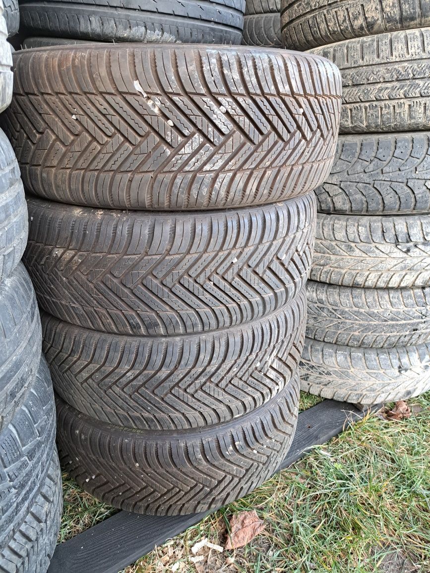 Vând 4  caucicuri HANKOOK 195/45R16 M+S iarna