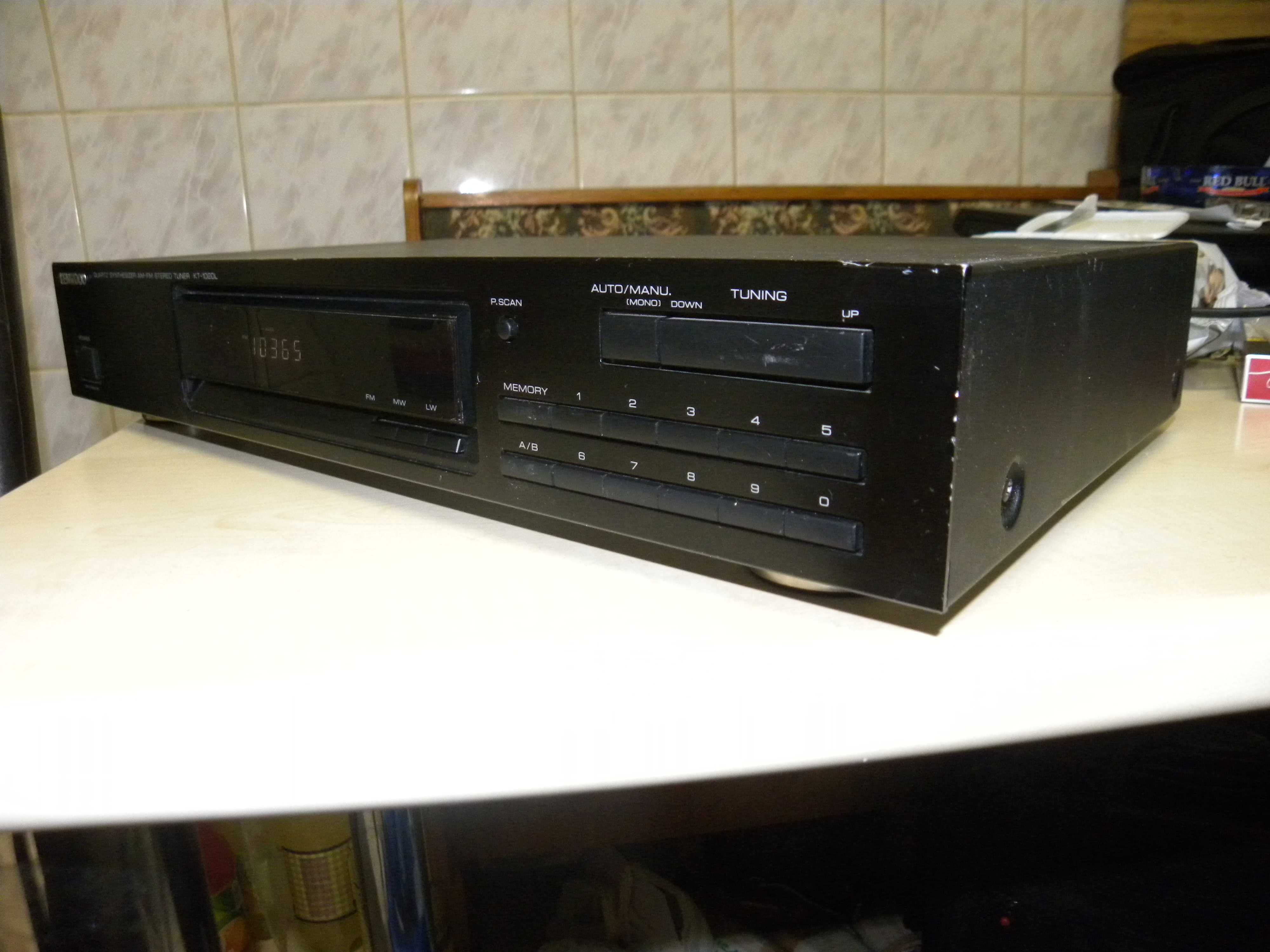 Kenwood KT-1020L Quartz Synthesizer AM/FM Stereo Tuner (1990)