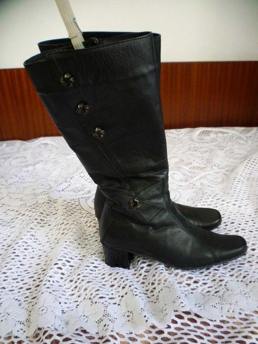 Черни ботуши,ест.кожа №35