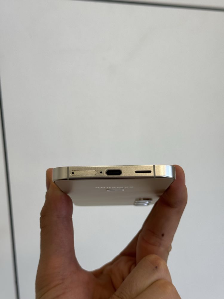 Продавам перфектен Samsung S24