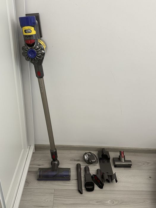 Dyson V8 Animal cu accesorii