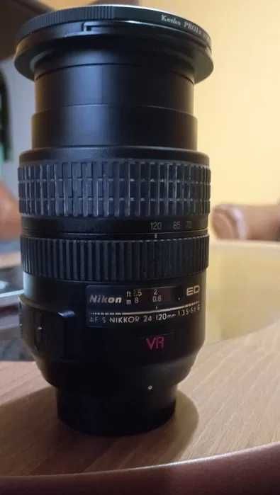 Obiectiv Nikon 24-120mm ED AF S NIKKOR VR Excelent, parasolar,
capace