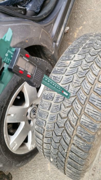 Vand 1 anvelopa iarna debica frigo