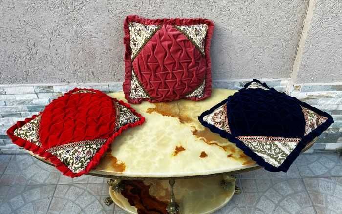 Set deosebit-3 perne decorative-catifea fina-broderie manuala-Germania