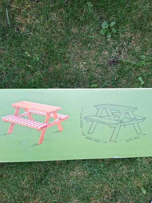 Детска маса с пейки