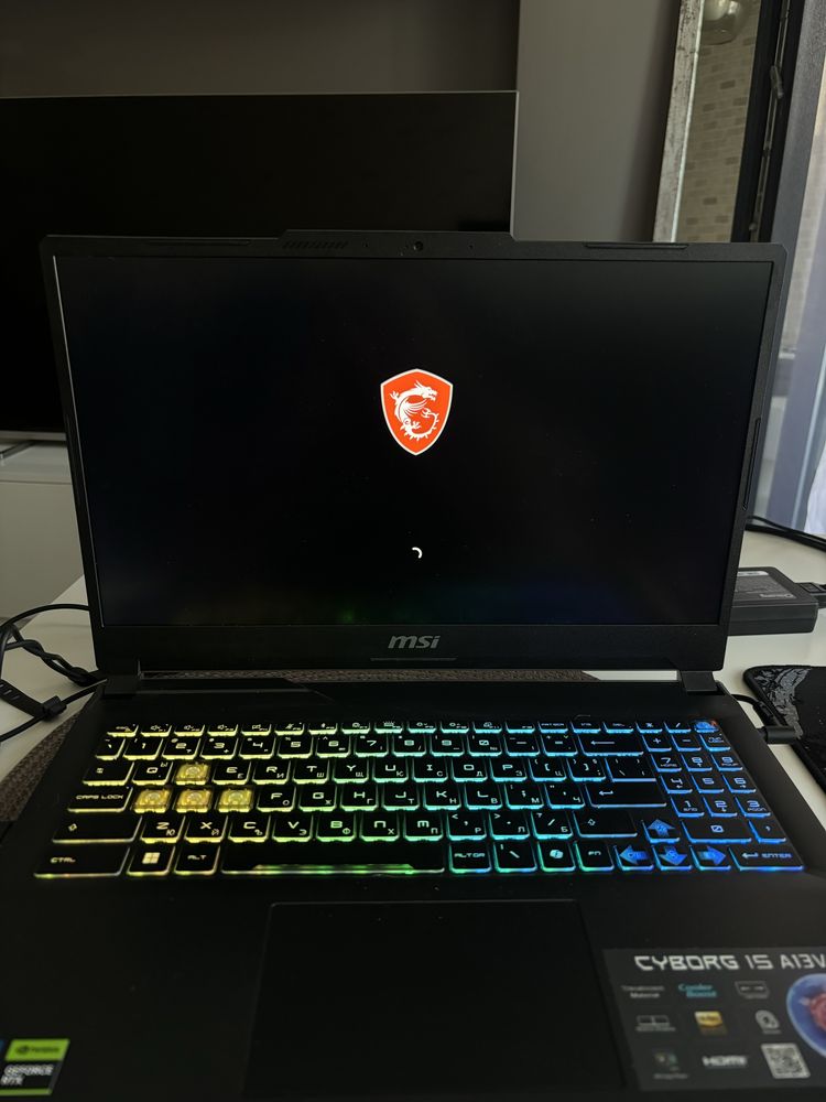 MSI cyborg 15 A13V