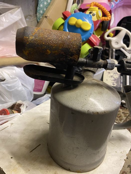 Паяльная лампа для подогрева не дорого бывшая в употреблении советскоо