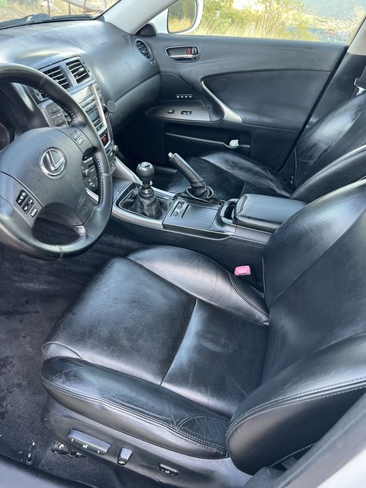 Lexus is220d. бартер мотор
