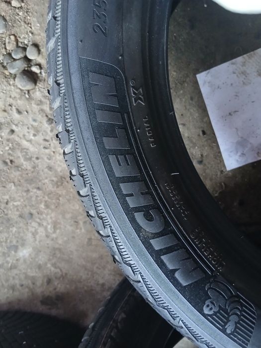 2 cauciucuri de iarna 235 50 r19 michelin