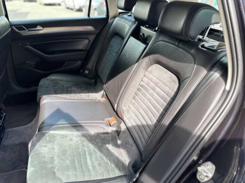 Inchirieri auto Bucuresti - Volksagen Passat de inchiriat Aeroport