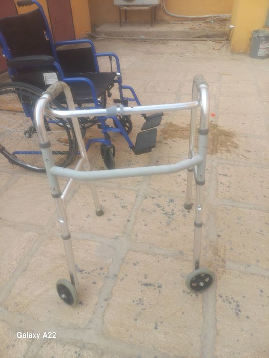 Срочно инвалидная коляска