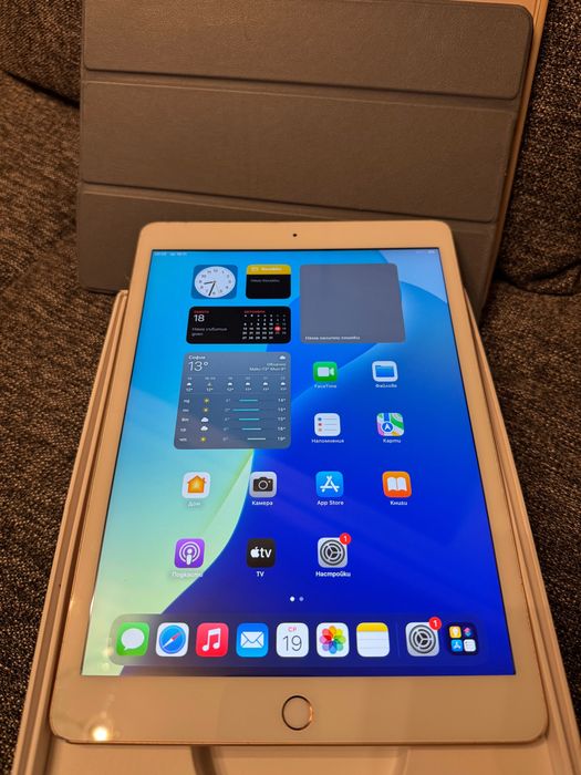 iPad 7th gen & 6th gen 32 gb WiFi