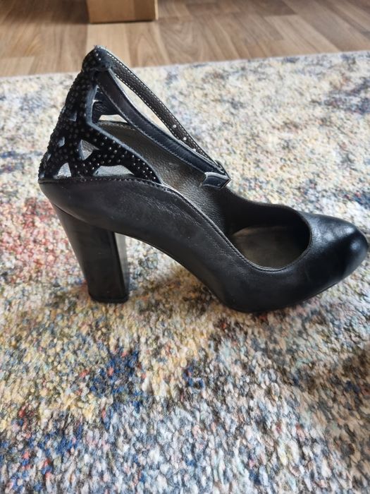 Официални обувки