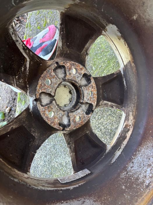 Jante Originale Kia R16 5x114,3 .Anvelope DUNLOP  Iarnă 205:55 R 16