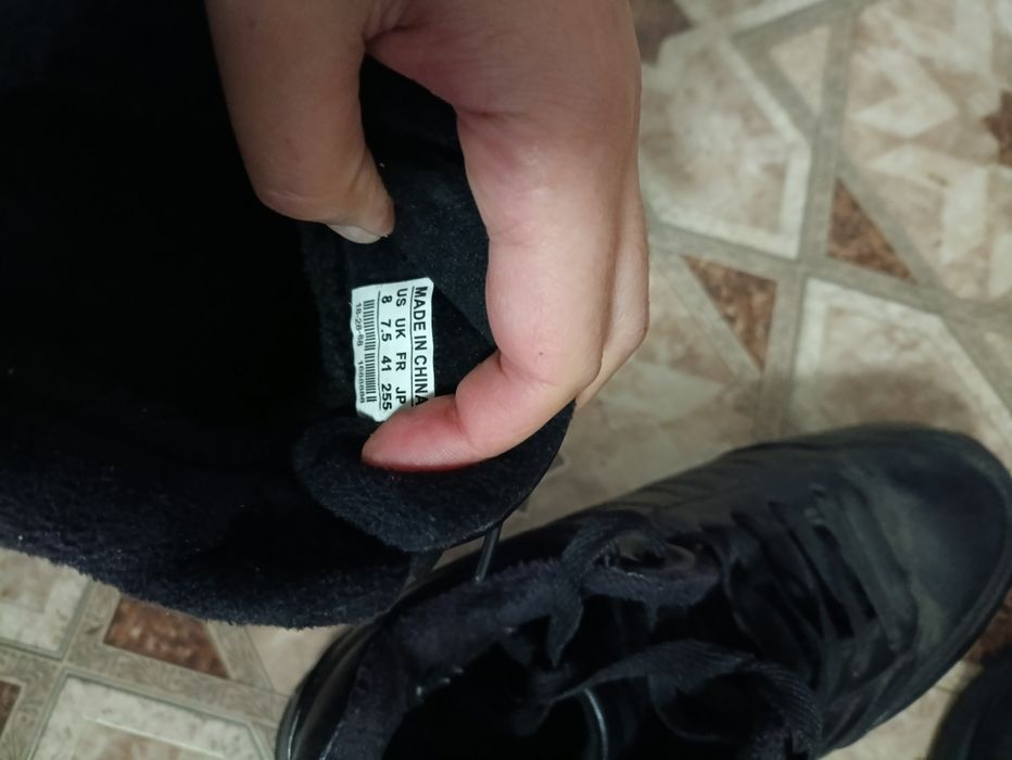 Продам зимнюю обувь