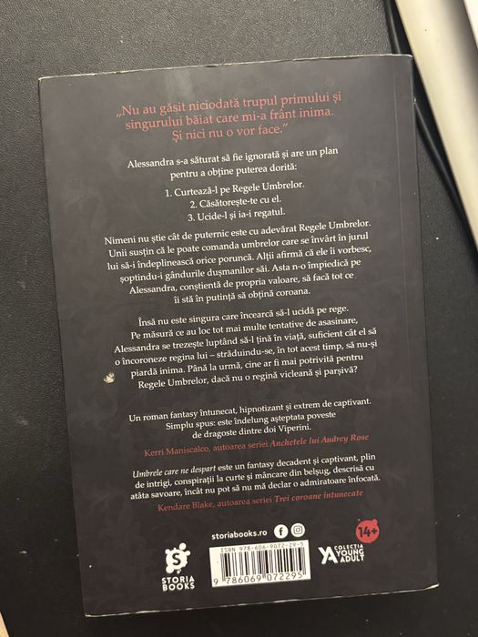 Carte “Umbrele care ne despart”