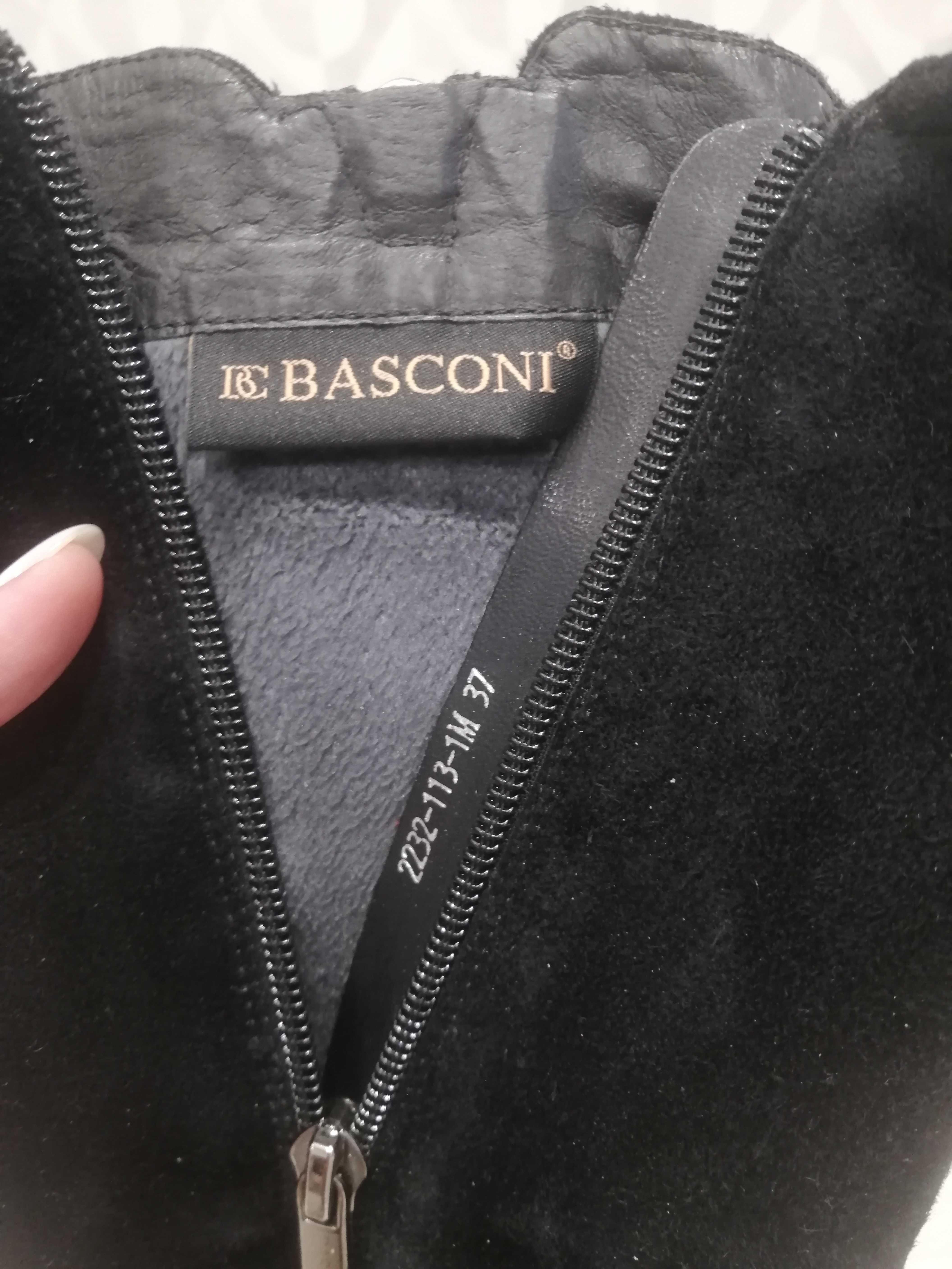 Продам зимние замшевые сапоги Basconi