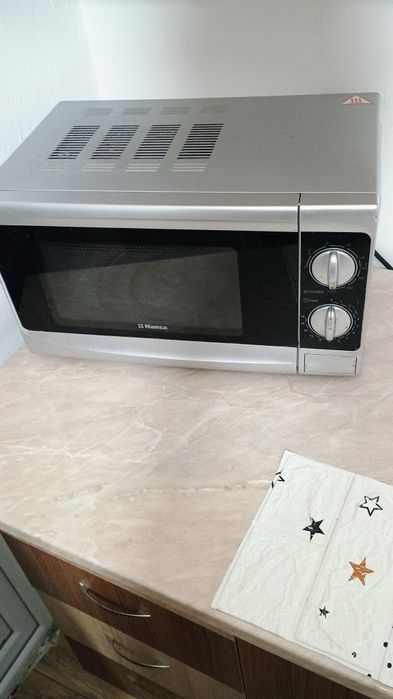 Vând cuptor cu microunde
