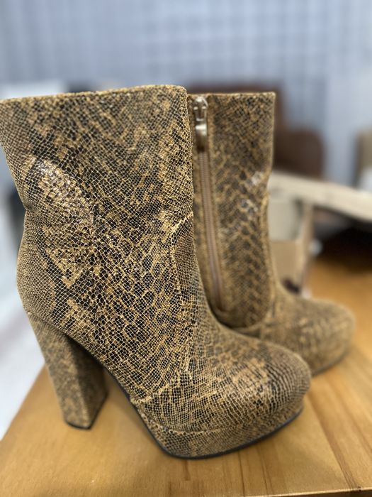 Чисто нови и запазени боти