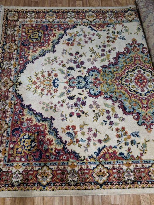 Продам ковры на пол или стену