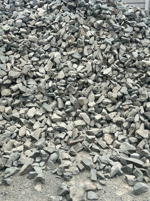 Piatra sparta (concasata) pentru strazi drumuri si piatra  decorativa