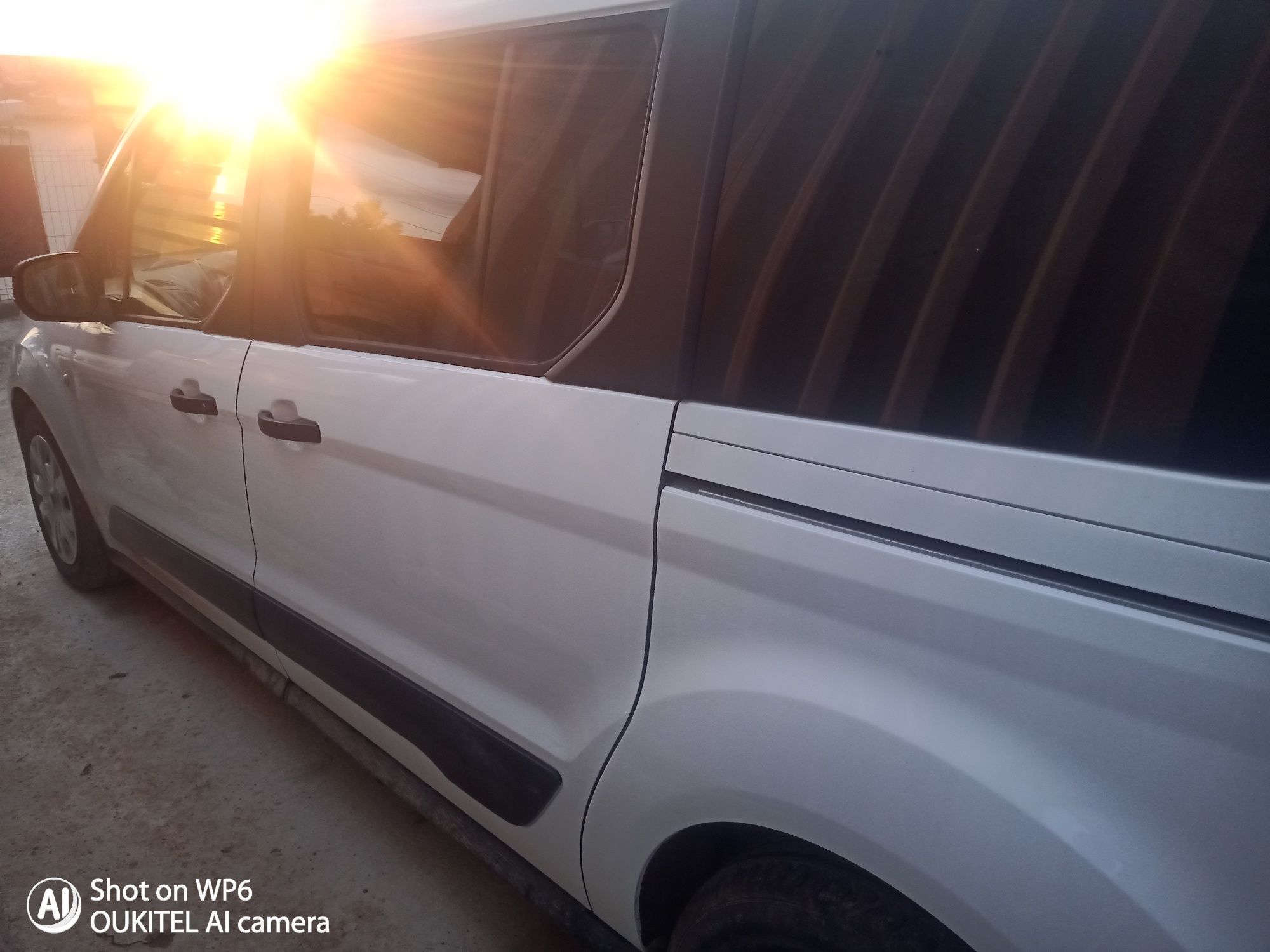 Vând Ford Transit Connect sau schimb