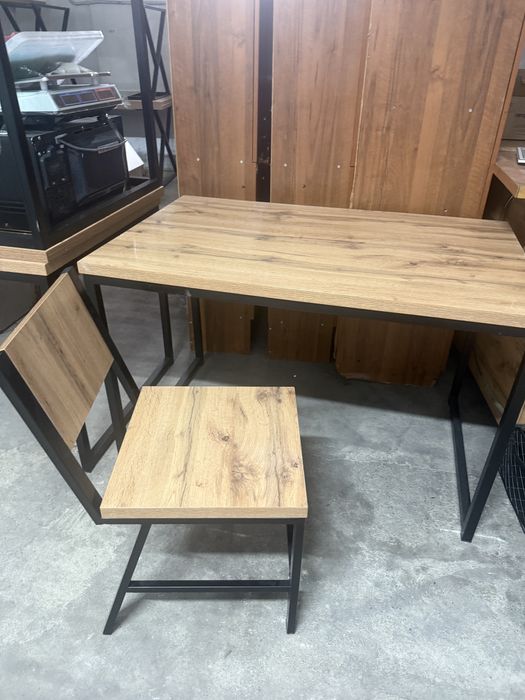 Продам стол и стулья