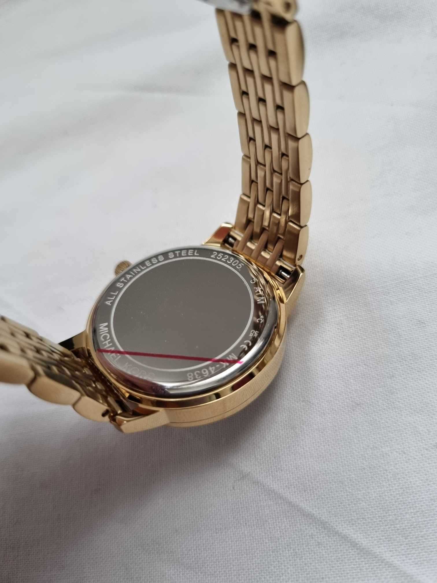 Оригинален MICHAEL KORS MK1051SET комплект часовник с гривна