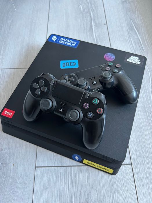 Продается PS4 slim
