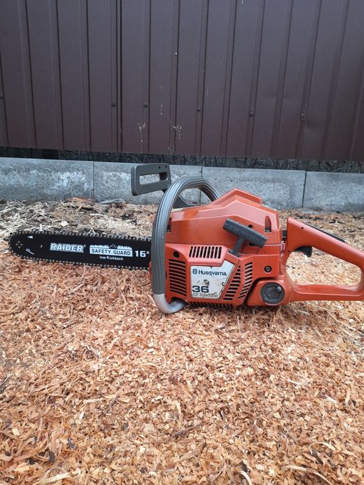 Vând Husqvarna 36