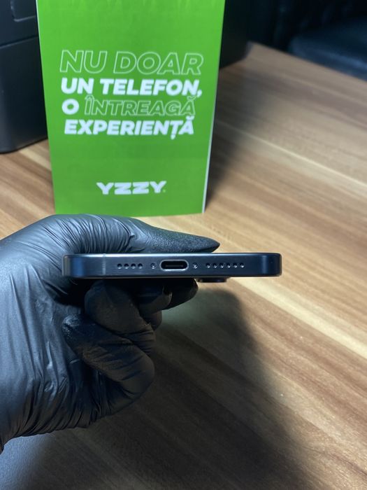 iPhone 15 Pro Max / 256 GB / Sănătate baterie 95% / Ca nou