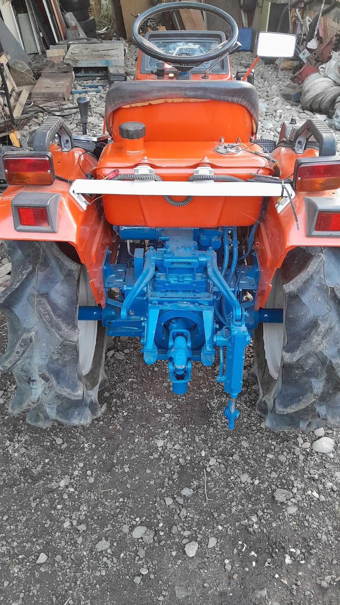 GRAU  1 leu/kg , TRACTOR kubota 12cp și 14 cp, freza, coasa 4000E