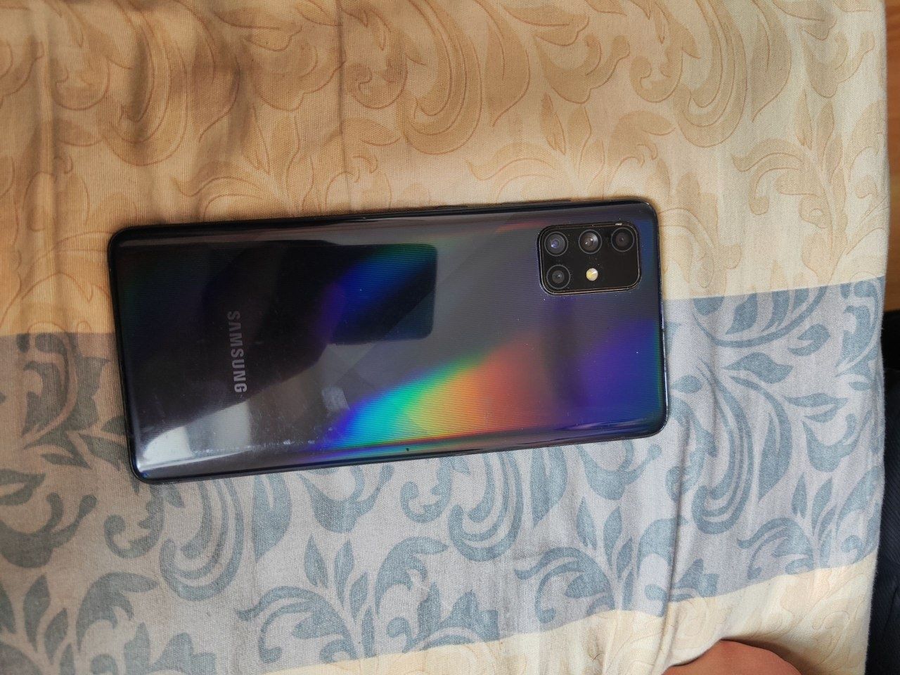 Galaxy a71 sotiladi srochniy pasport kopiya beriladi