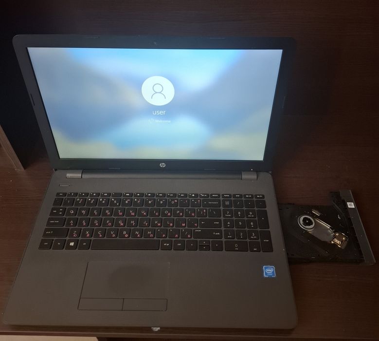 Продавам лаптоп HP