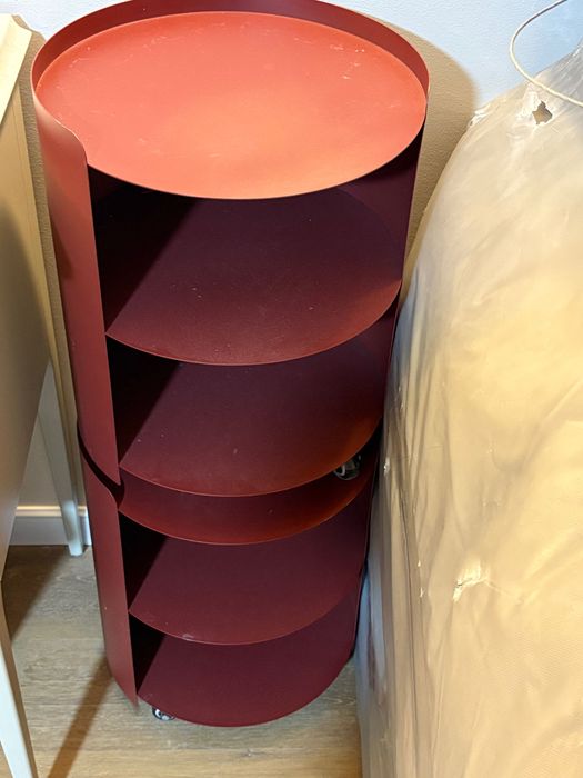 Прикроватные тумбы