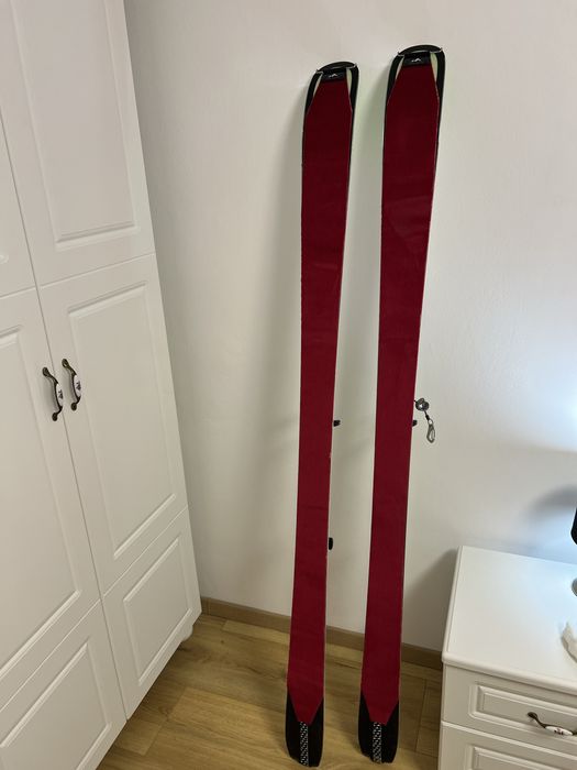 Set complet schiuri de tură Kastle TX 87